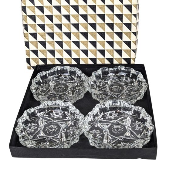 Vintage Anchor Hocking Early American Prescut Ashtrays: Set of 4 in Box - Picture 2 of 5